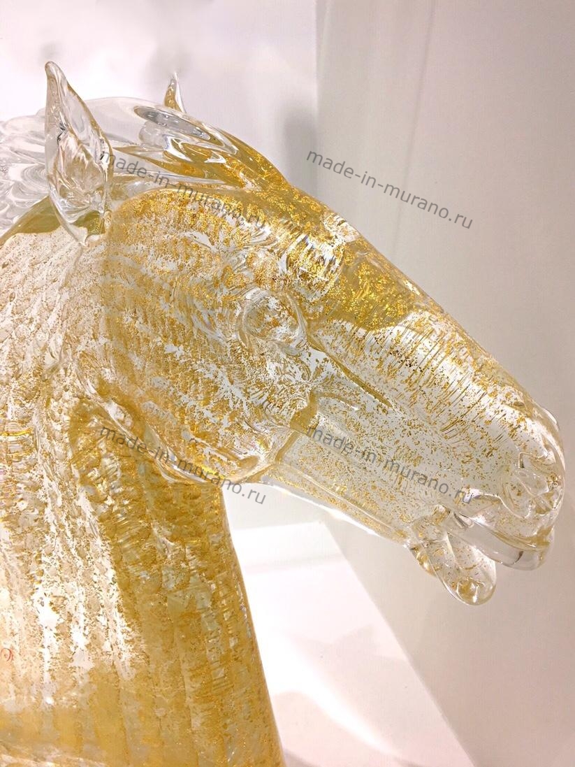 ���� Golden