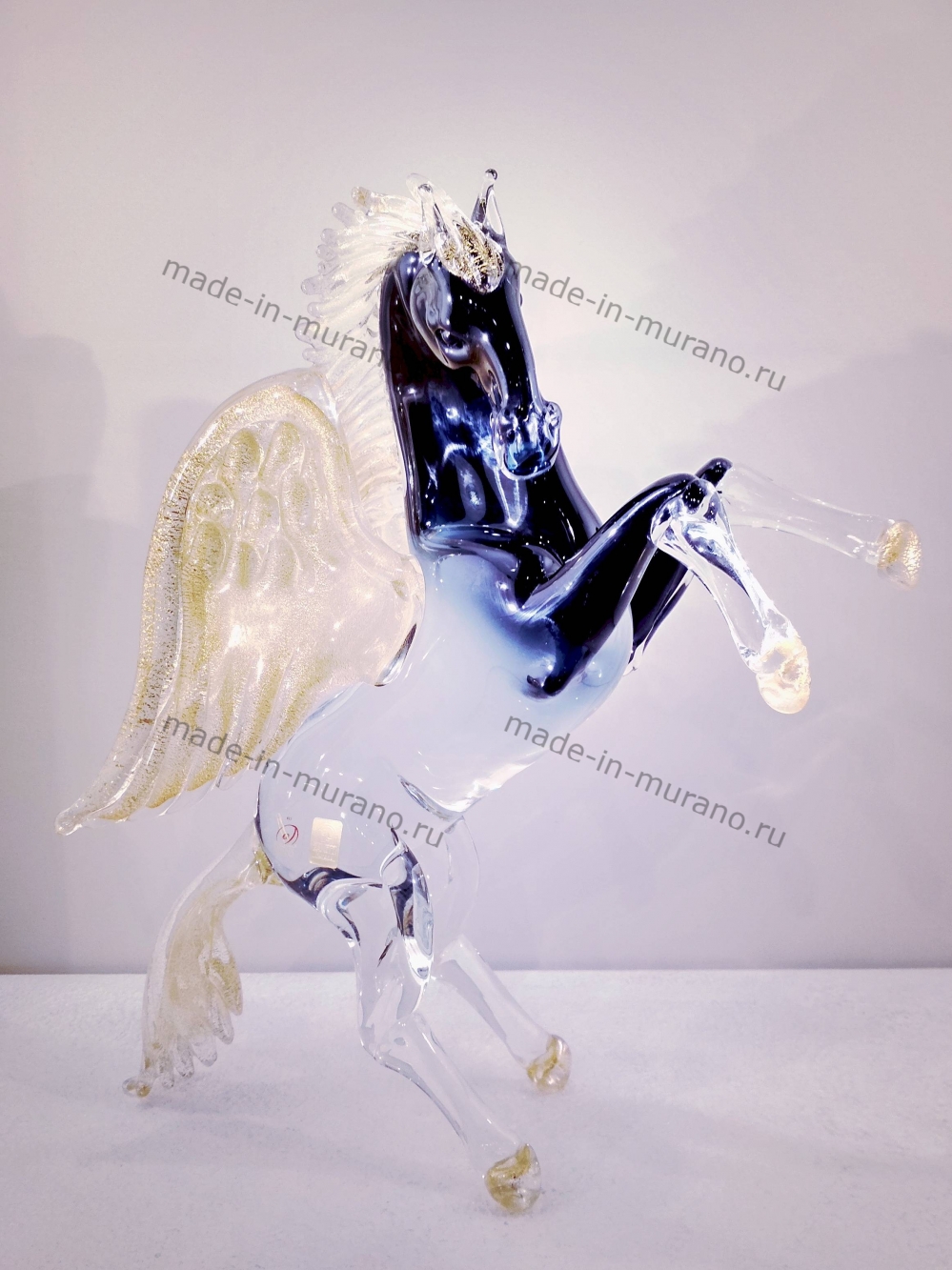 Pegasus porta Fortuna