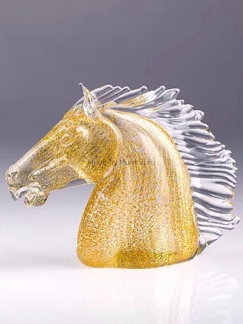 ���� Golden