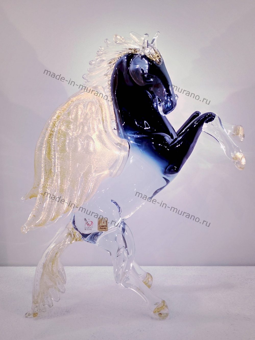 Pegasus porta Fortuna