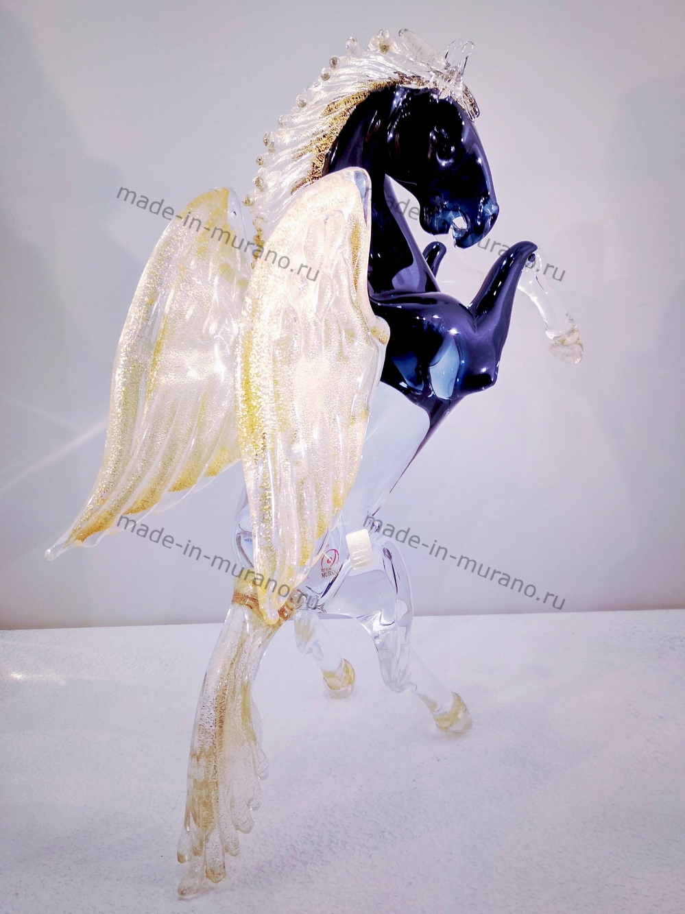 Pegasus porta Fortuna